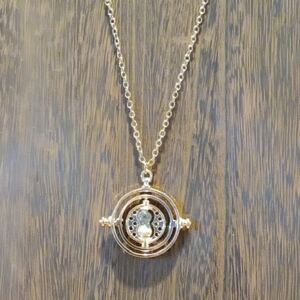 Elegant Gold-Tone Pendant Necklace